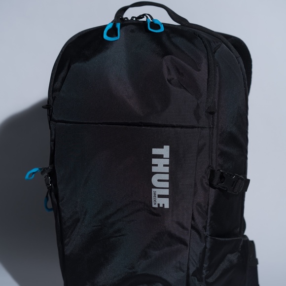 Thule Aspect DSLR & 15” Camera Backpack - Picture 1 of 7